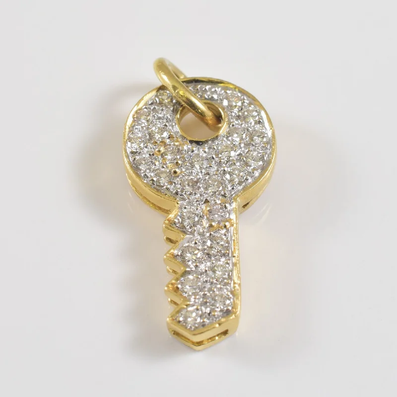 Diamond Key Pendant | 0.25ctw |