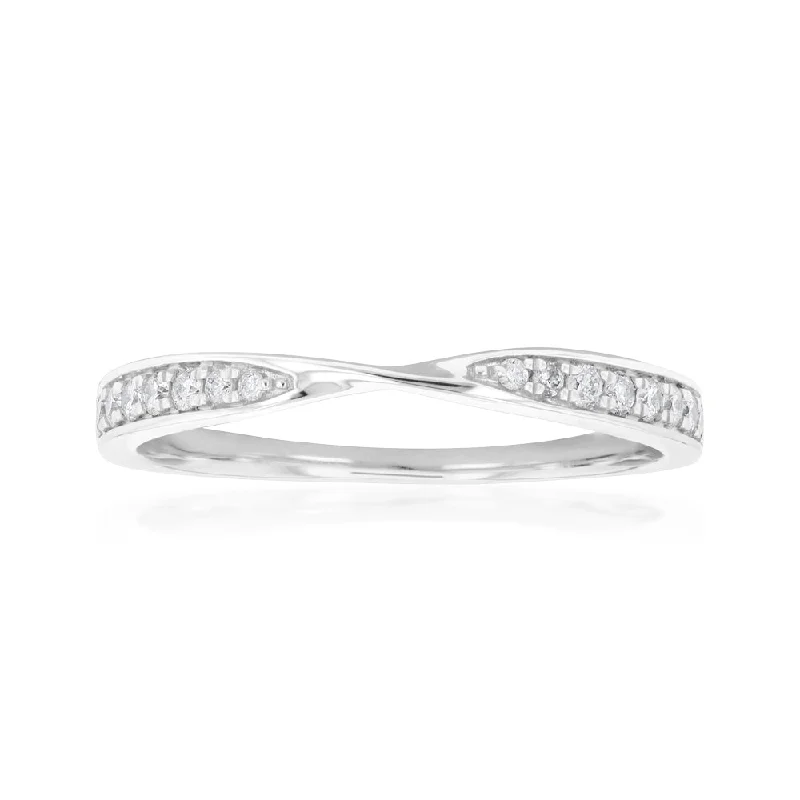 9ct White Gold Diamond Eternity Ring with 16 Brilliant Cut Diamonds