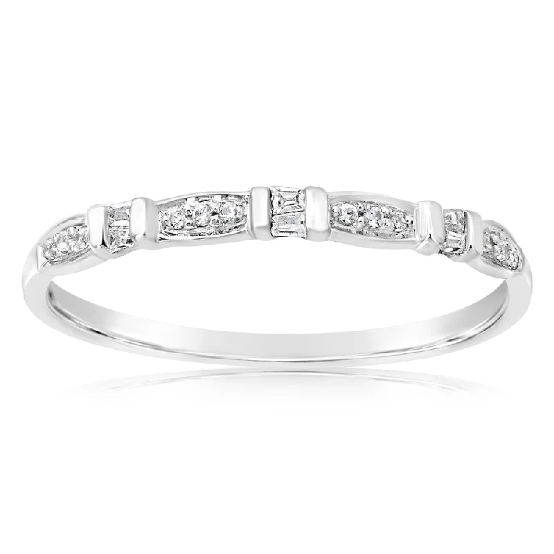 9ct White Gold Eternity Ring with 18 Diamonds