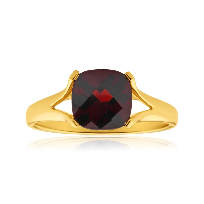 9ct Yellow Gold 8mm 2.85 Carat Cushion Cut Garnet Ring