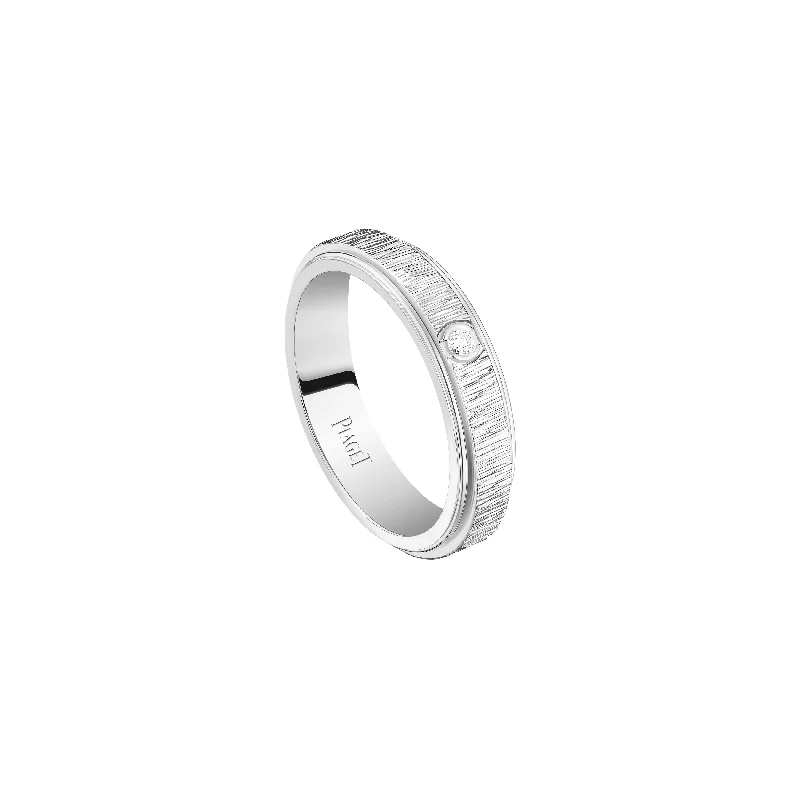 handcrafted silver cross pendant Piaget Possession "Decor Palace" Ring 18k White Gold - G34P8K58 handcrafted silver cross pendant Piaget Possession "Decor Palace" Ring 18k White Gold - G34P8K58