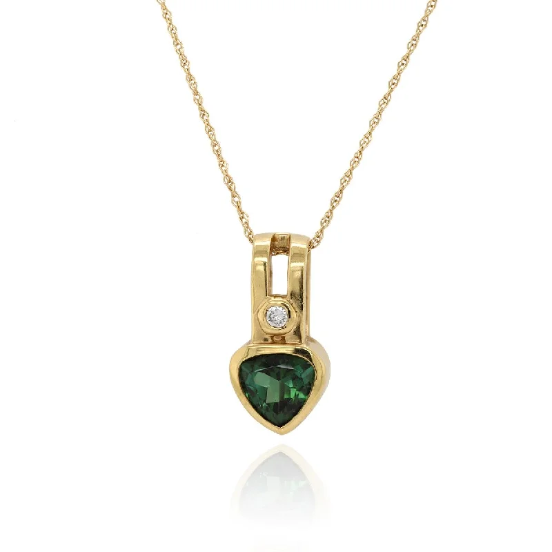 YELLOW GOLD PENDANT WITH 1.72 CT TRIANGLE SHAPED GREEN TOURMALINE AND ROUND DIAMOND, .09 CT