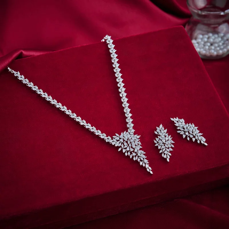 engraved pendant necklace Zircon Necklace 163779